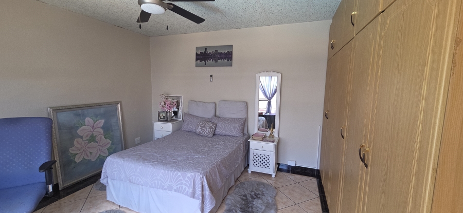 4 Bedroom Property for Sale in Roylglen Gardens Northern Cape